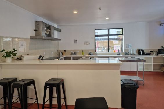 Mixed 4 Bed Dorm - 4 shared kitchen